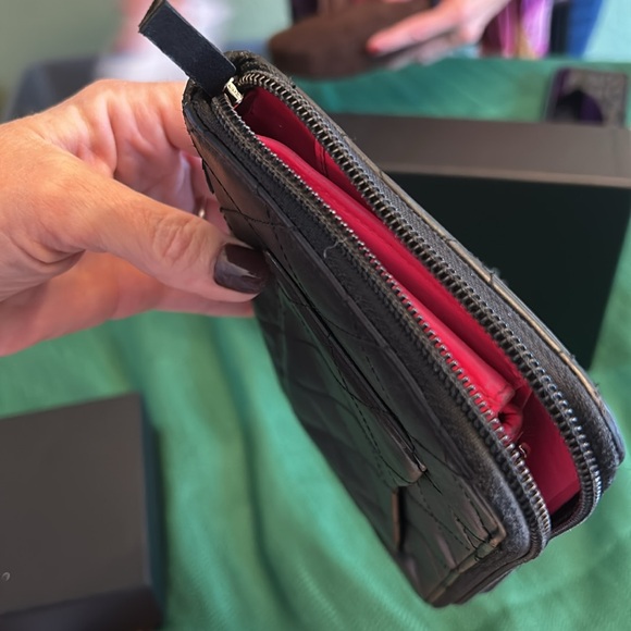 Authentic CHANEL Cambon Black on Black Leather Zip Wallet - Picture 12 of 13